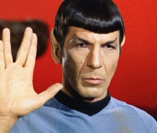 Dr. Spock, o clássico extraterrestre da série Jornada nas Estrelas.