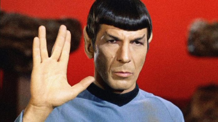 Dr. Spock, o clássico extraterrestre da série Jornada nas Estrelas.